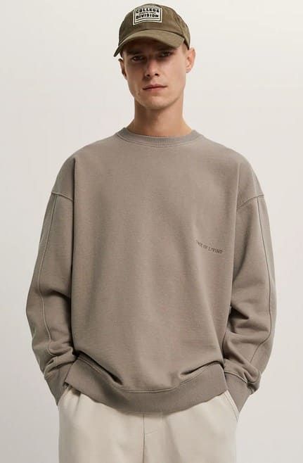 Sweatshirts & Layers